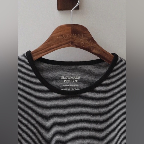 Black and white striped boxy crop tee - Picture 3 of 7